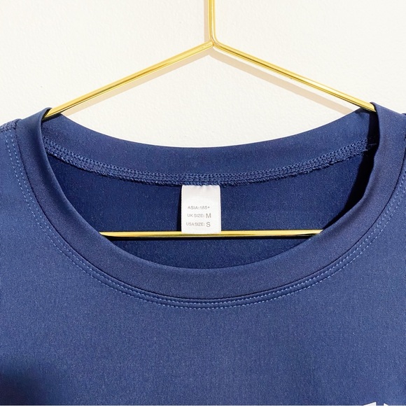 Neleus Crop Top - Picture 3 of 4